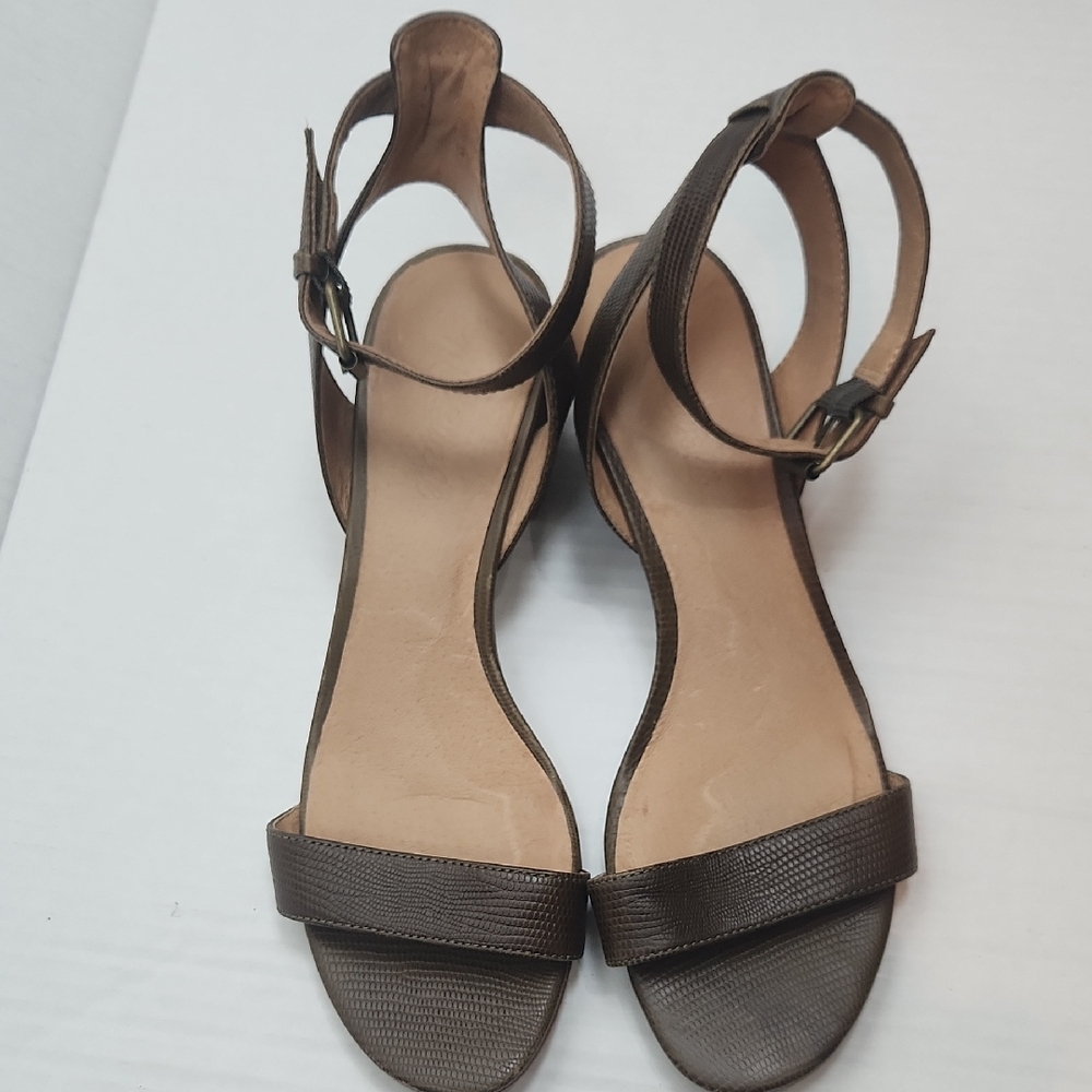 Madwell brown strappy sandles with wood block heel size 8